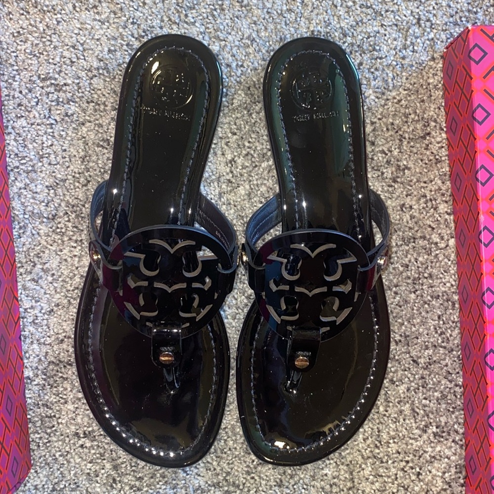 Tory Burch miller patent size 8.5 black sandals used